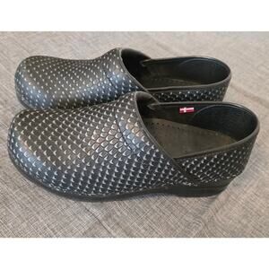 Sanita Danish Comfort Clogs Black Leather Women's Slipon Snake Print size 39 EUC